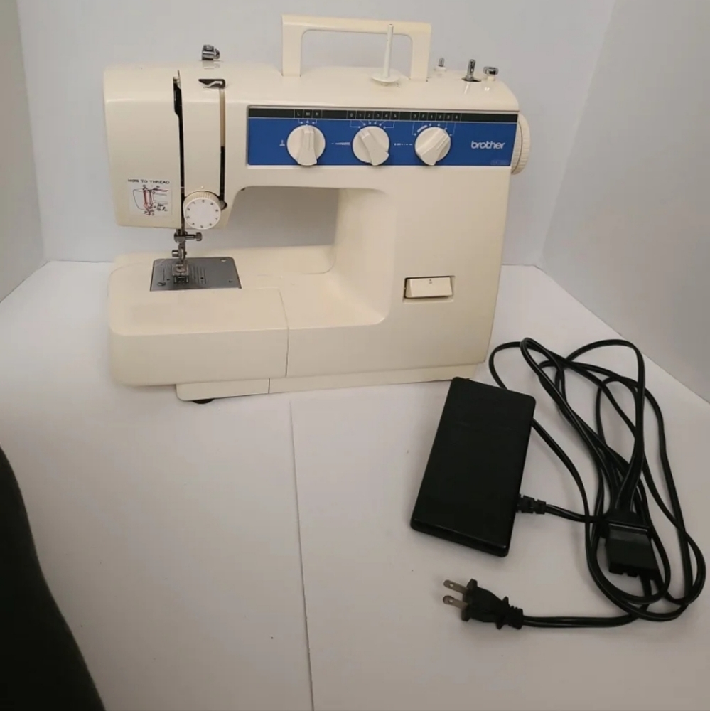 BROTHER VX-1200 Vintage Sewing Machine - works - rare and vintage